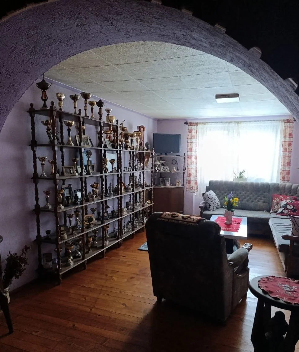 Дом в городе с внутренним двориком. 40 км от Нови Сада.