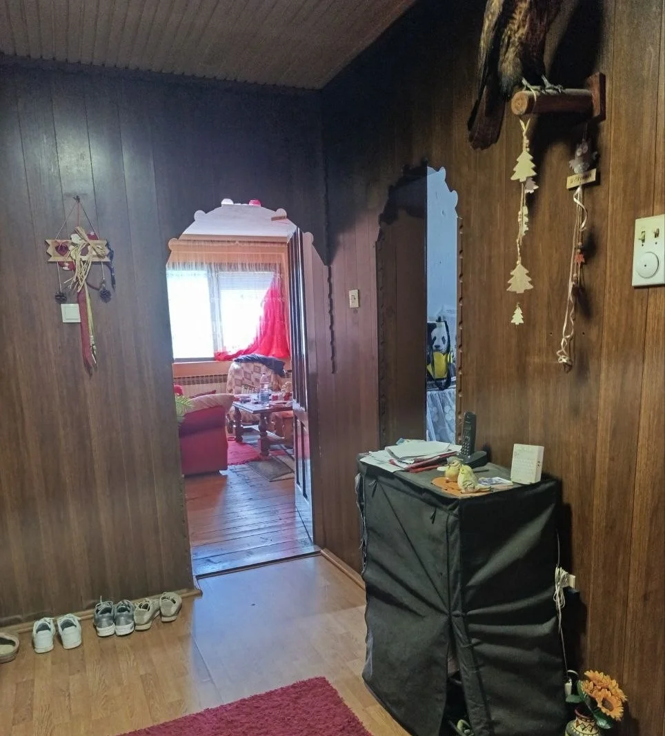 Дом в городе с внутренним двориком. 40 км от Нови Сада.