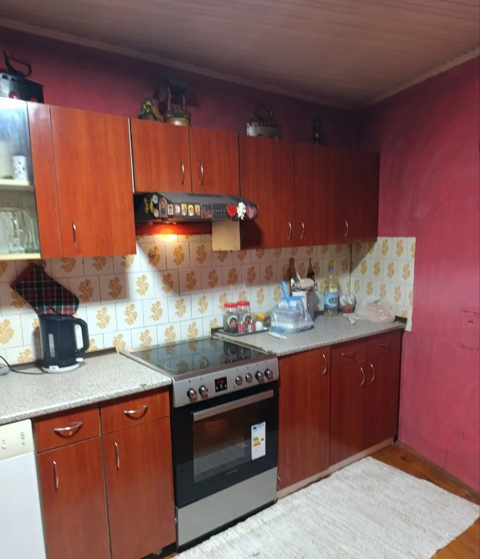 Дом в городе с внутренним двориком. 40 км от Нови Сада.