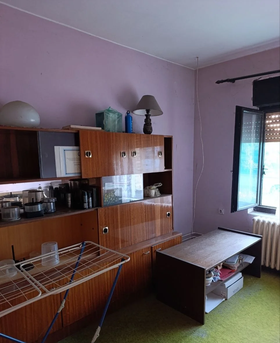 Два дома из твердого материала на одном участке в городе. 40 км от Нови Сада.