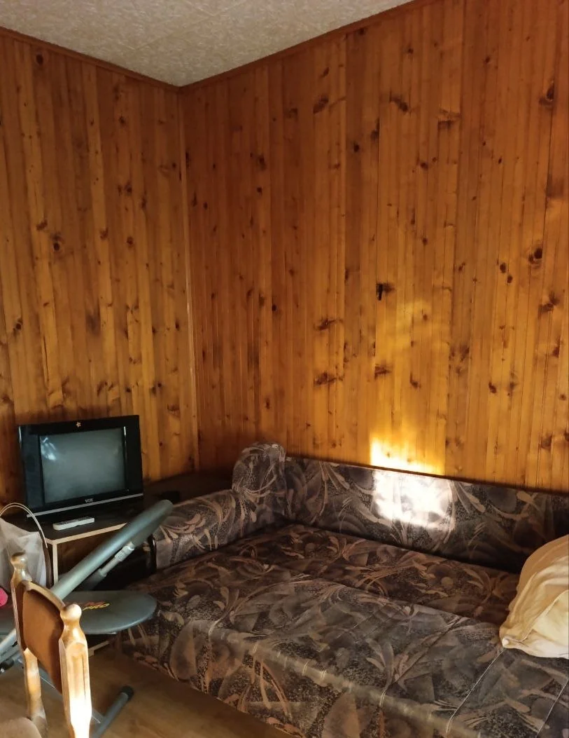 Два дома из твердого материала на одном участке в городе. 40 км от Нови Сада.