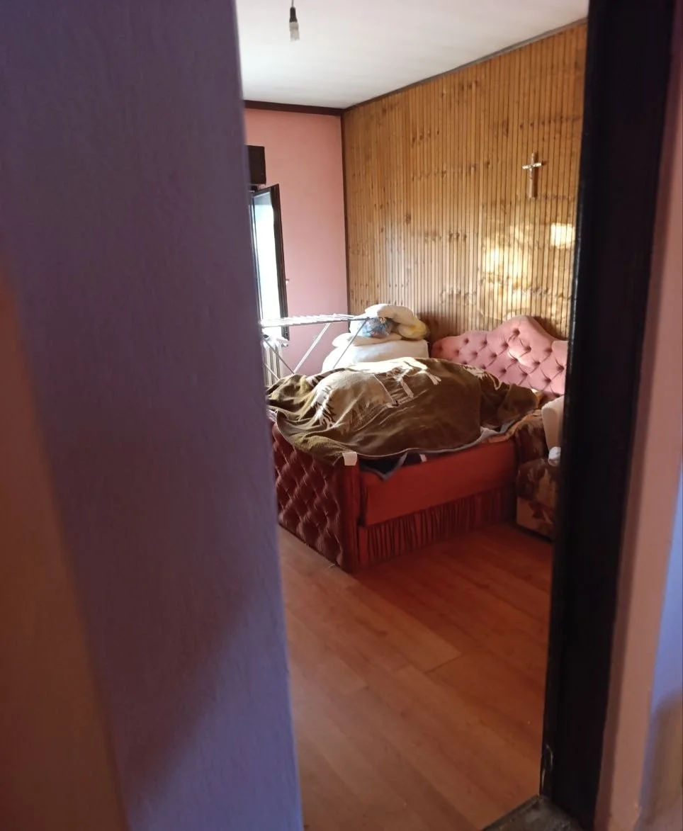 Два дома из твердого материала на одном участке в городе. 40 км от Нови Сада.