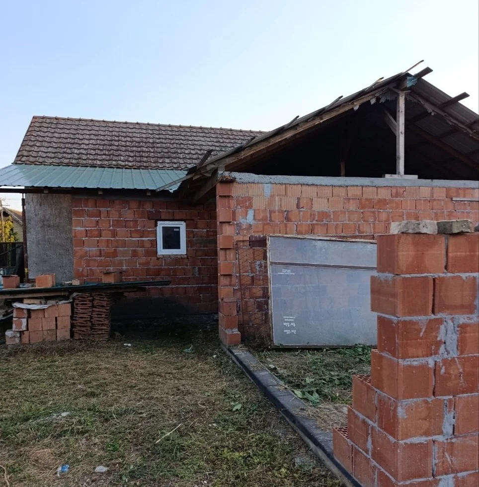 Дом из твердого материала с высокими потолками. 50 км от Нови Сада