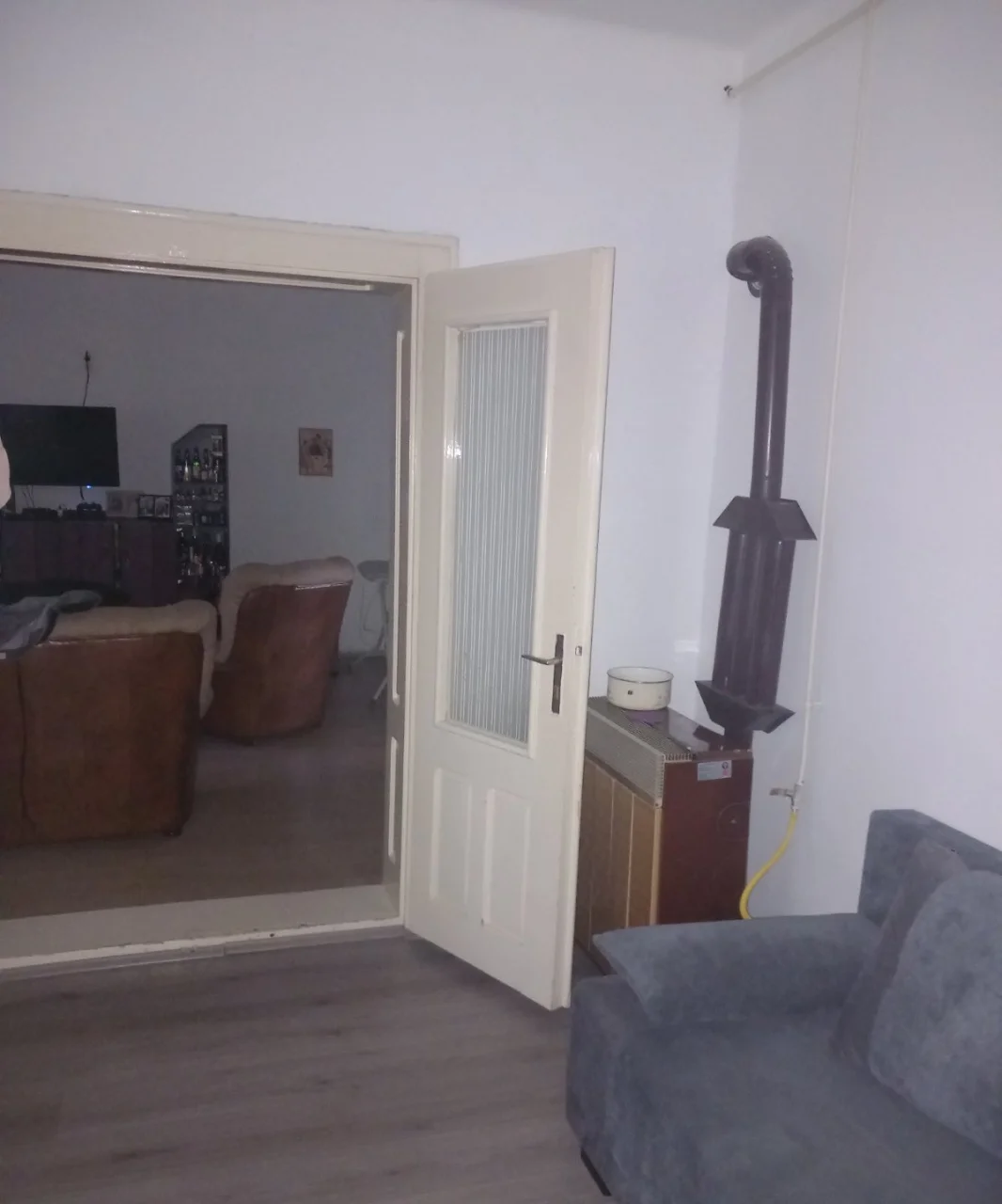 Большой кирпичный дом. 35 км от Нови Сада.