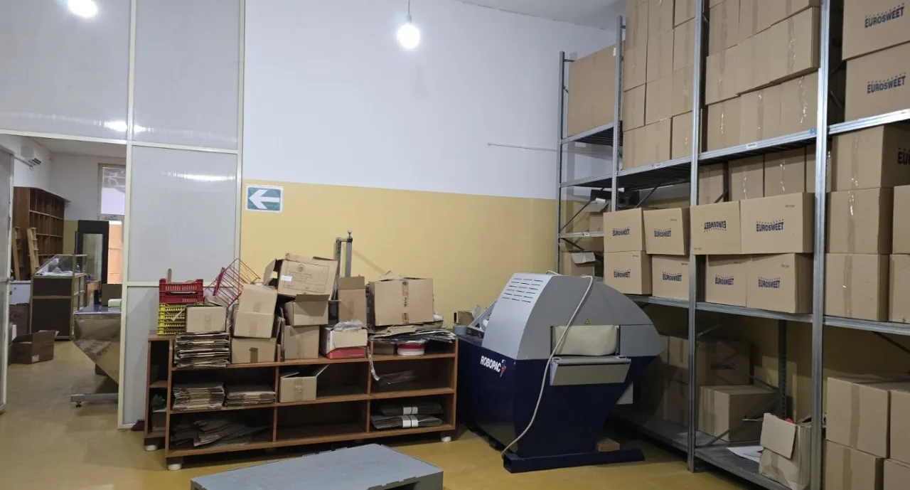 Бизнес объект(производство кондитерских изделий и магазин). 50 км до Нови Сада